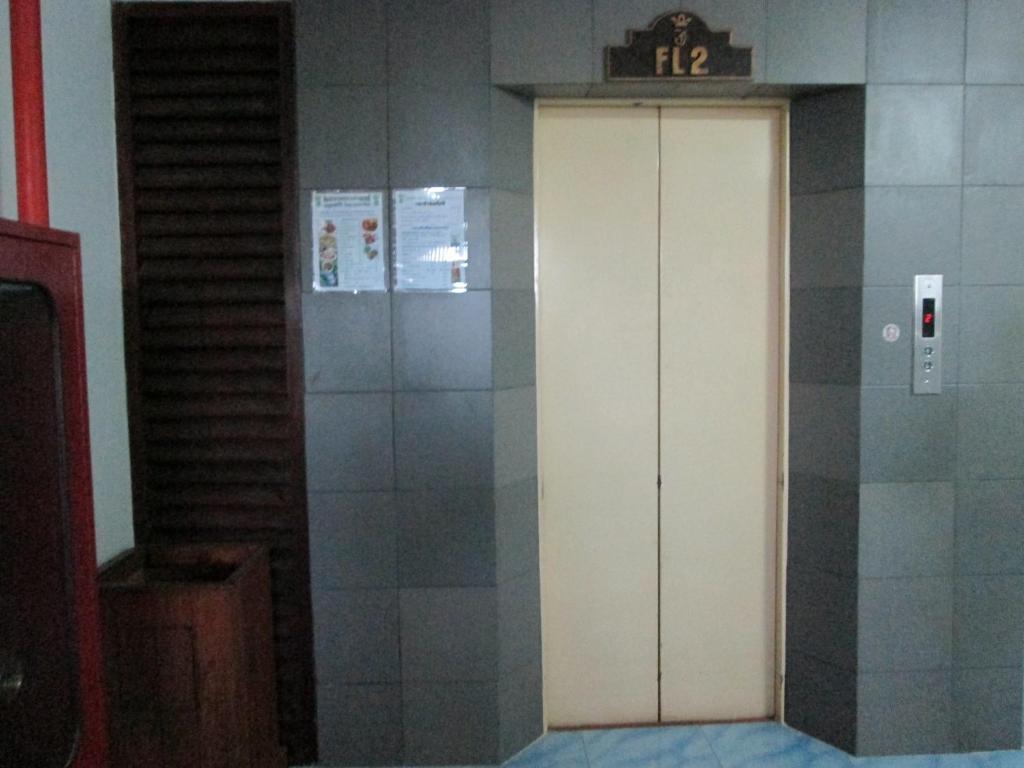 Royal Jommanee Hotel Nongkhai ノーンカーイ エクステリア 写真